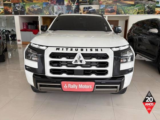 MITSUBISHI TRITON 2.4 BITURBO DIESEL CD KATANA 4X4 AUTOMÁTICO